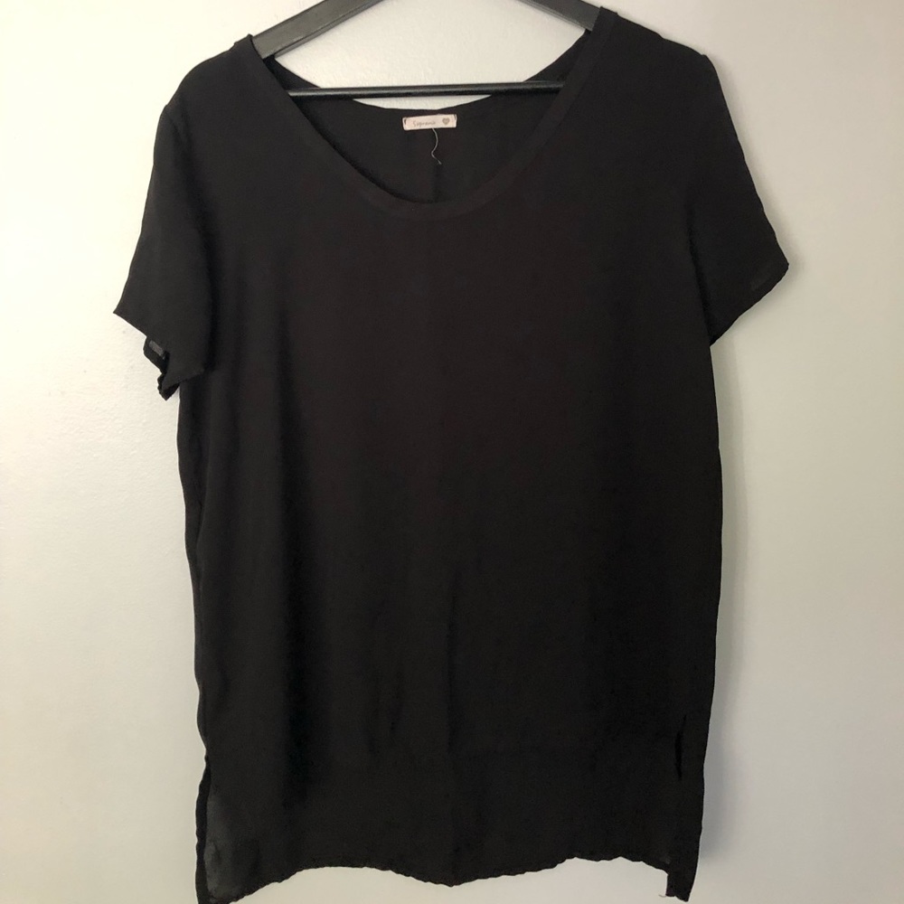 Black tee
